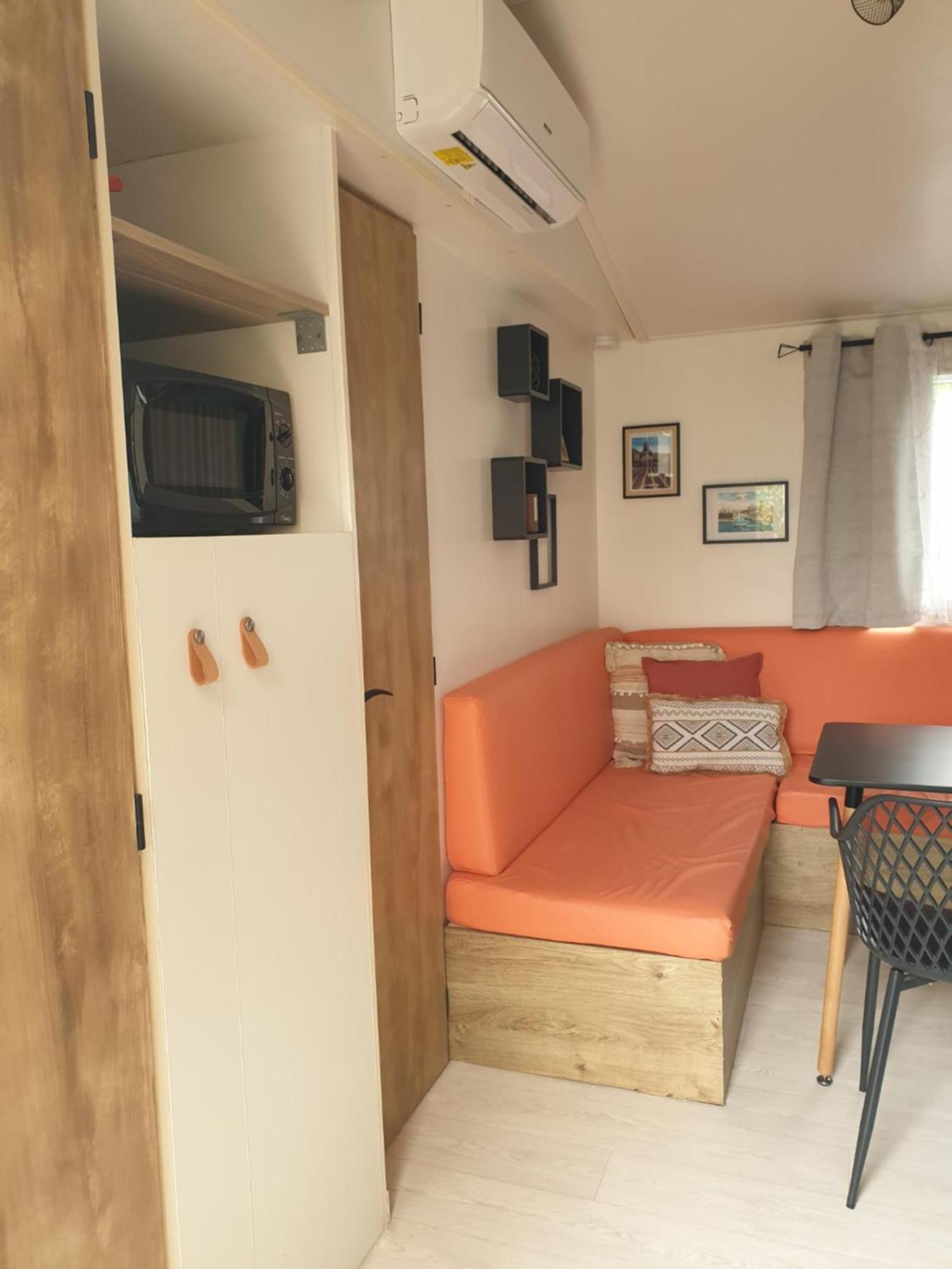 Camping Domaine Des Iscles La Roque-d'Antheron Kültér fotó