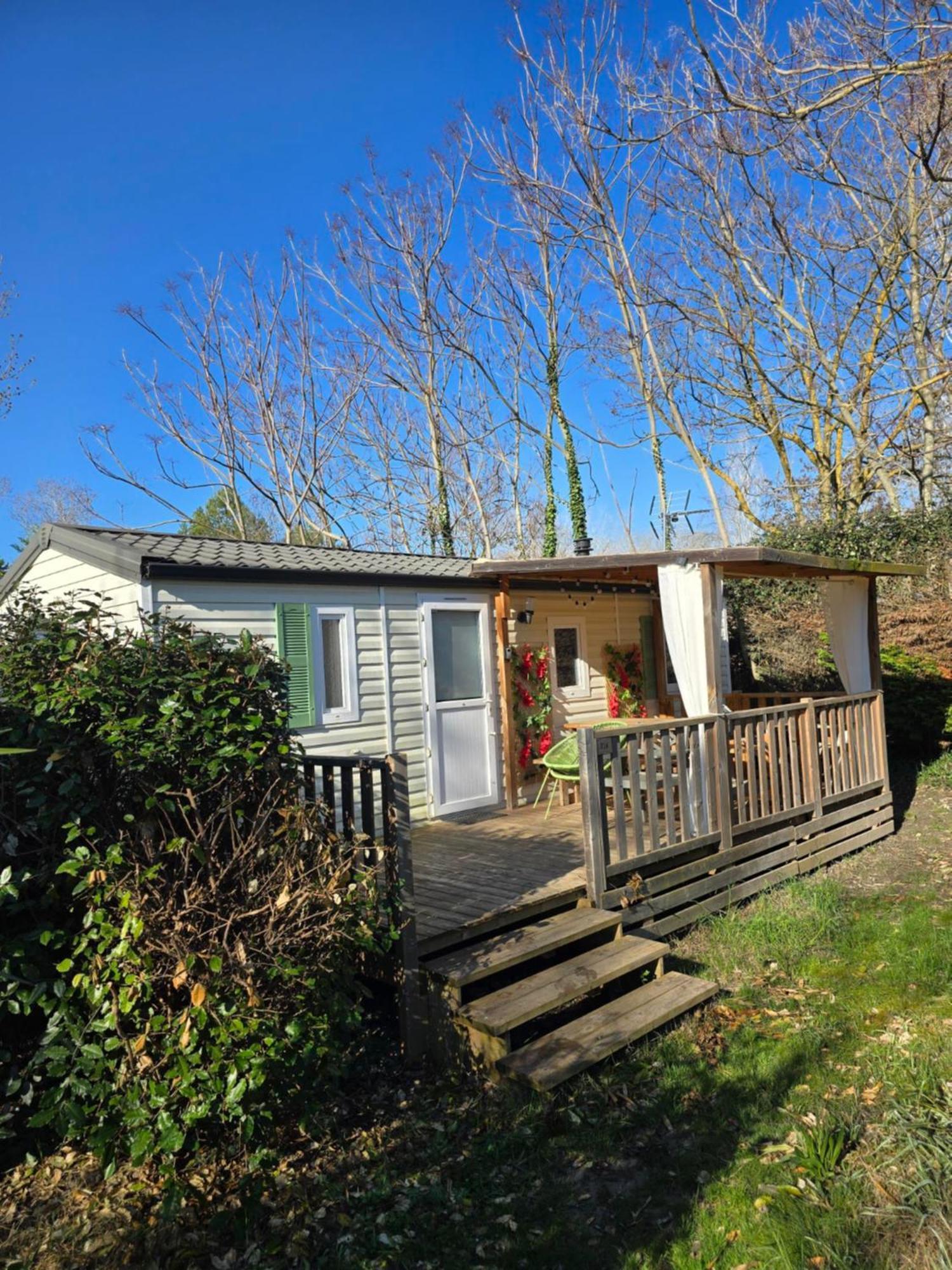 Camping Domaine Des Iscles La Roque-d'Antheron Kültér fotó